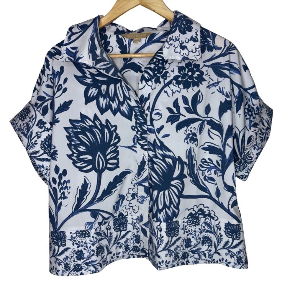 Hope & Harlow Blue and white Floral Button-Front short sleeve Shirt #49